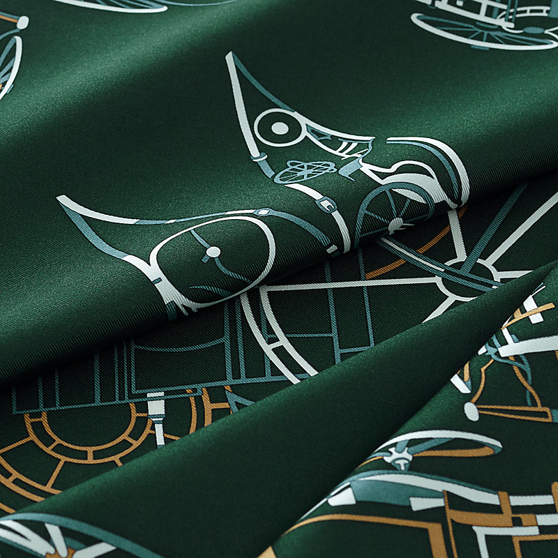 HERMESスカーフ 鮮やか【HERMES】Zouaves et Dragons バンダナ ショール 140
